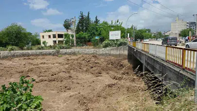 Hatay'da sular yükseldi: Köprü trafiğe kapatıldı, belediyeden kritik uyarı geldi