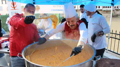Amasya’da 250 kilo keşkek kapış kapış gitti: 2 bin 500 yıllık lezzet şöleni
