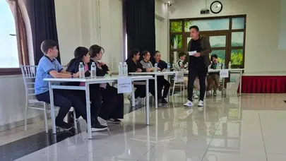 Sarıgöl’ün gurur günü: Bilgi yarışmasında zirveye yerleştiler
