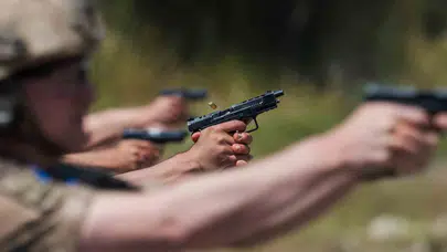 Tetiği çeken elin mahareti Foça’da yarıştı: Jandarma’nın en keskin nişancıları belli oldu