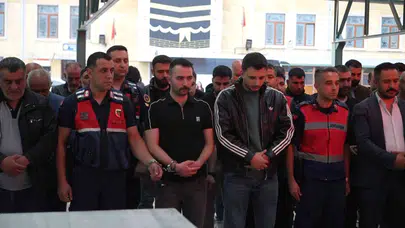 Mersin'deki katliamın kurbanı Niğde'de uğurlandı: Cezaevindeki oğlu son görev için getirildi