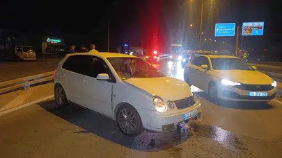 Manavgat'ta korkutan kaza: Kontrolden çıkan otomobil bariyerlere ok gibi saplandı