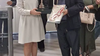 Sanat dünyasında Ege gururu: Uluslararası jüriden Prof. Dr. Bender’in eserine tam not