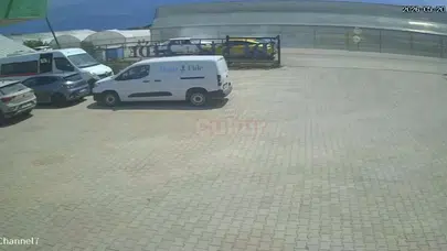 Kumluca’da dehşet anları: Hamile kadın araçta sıkıştı, kaza saniye saniye kaydedildi