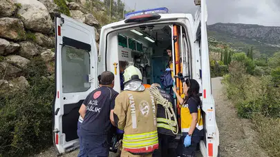 Dekuk Şelalesi’nde korku dolu anlar: Manzara izlerken dengesini kaybedip uçuruma yuvarlandı