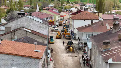 Sarız’da ulaşım seferberliği: Atatürk Caddesi modern asfaltla buluşuyor