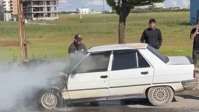 Hilvan yolunda korku dolu anlar: Seyir halindeki araç bir anda alev topuna döndü