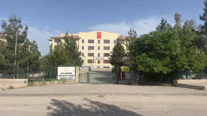 Ceylanpınar’da okul bahçesinde yürek yakan veda: 14 yaşındaki Menderes oyun oynarken hayata gözlerini yumdu
