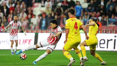 Samsun'da ilk yarıyı Coulibaly belirledi: Karadeniz ekibi soyunma odasına avantajlı girdi