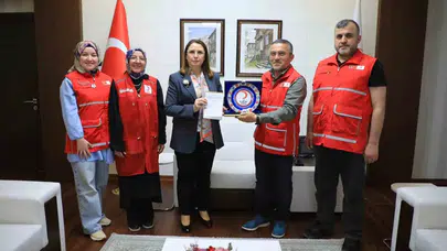 Vali Arslan’dan örnek davranış: Kurban bağışıyla ihtiyaç sahiplerinin yüzünü güldürecek