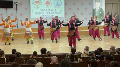 Samsun Adliyesi'nde duygusal anlar: Veliler sahneye çıktı, engelli çocuklar gönülleri fethetti