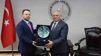 Bakan Gürlek’ten Kayseri’ye övgü dolu sözler: Ekonominin lokomotifi bu şehirde parlıyor