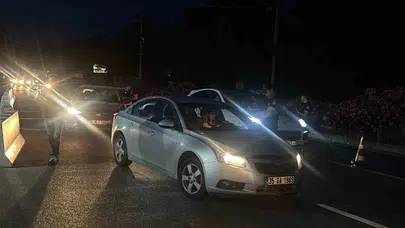 Bodrum yollarında bayram mesaisi: Tatilciler akın etti, ekipler kuş uçurtmadı