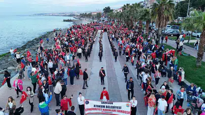 Atakum’da bayram coşkusu: Anıtkabir’den gelen bayrak gençlere emanet