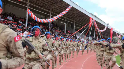 Kastamonu meydanında nefesler tutuldu: Komandoların gövde gösterisi izleyenleri büyüledi