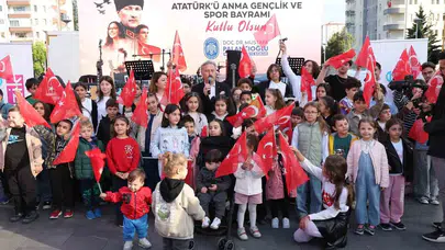 Gençlerin enerjisi Çarşı Melikgazi’yi sardı: 19 Mayıs coşkusu müzikle birleşti