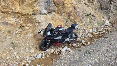 Zigana Dağı’nda acı son: Virajı alamayan motosikletli iki genç 300 metrelik uçuruma yuvarlandı