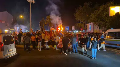 Sarı Kırmızı Şölen Tekirdağ Sokaklarına Taştı: Şampiyonluk Coşkusu Geceye Damga Vurdu