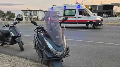 Bodrum'da trafik kâbusu: Motosikletli gençler otomobile böyle çarptı