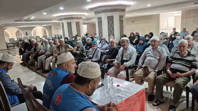 Kutsal topraklarda büyük buluşma: Erzincanlı hacı adaylarına uygulamalı rehberlik