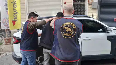 Şanlıurfa’da adaletten kaçamadı: 5 yılı aşkın hapis cezası olan firari kıskıvrak yakalandı