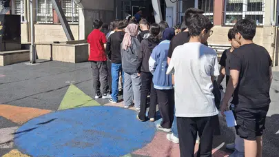 Sultangazili gençler büyük sınavlara prova yaparak hazırlanıyor: Heyecan yerini tecrübeye bırakıyor