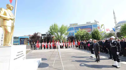 Küçükçekmece’de bayram coşkusu: Sokaklar marşlarla inledi, meydanlar gençliğin enerjisiyle doldu