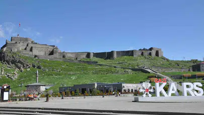 Kars’ta bayram molası: Şehrin kalbi durdu, caddeler sessizliğe büründü