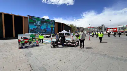 Erzincan’da trafik bilinci sahaya indi: Emniyet kemeri takla simülasyonuyla anlatıldı