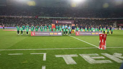 Konya'da erken gelen gol dengeleri değiştirdi: Fenerbahçe deplasmanda avantajı kaptı