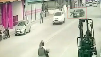 Osmaniye'de korku dolu anlar: Yolun karşısına geçmek isterken otomobilin altında kaldı