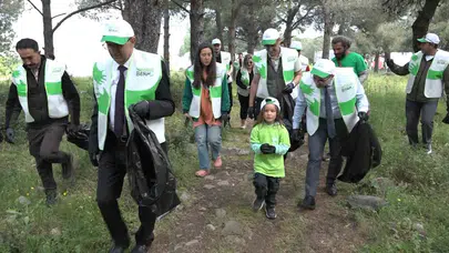 4 yaşındaki Güneş’ten yetişkinlere ders: Biz topluyoruz siz atıyorsunuz