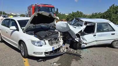 Gaziantep yolunda hatalı sollama faciaya davetiye çıkardı: İki sürücü hastanelik oldu