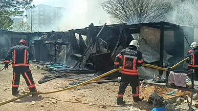 Malatya’da geceyi aydınlatan alevler: İşçi konteynerleri küle döndü