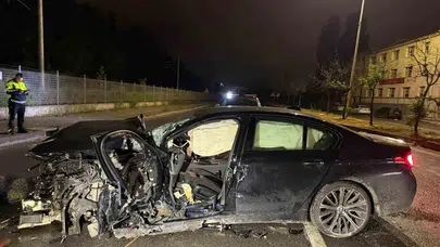 Eskişehir'de gece yarısı dehşeti: Kontrolden çıkan otomobil hurdaya döndü