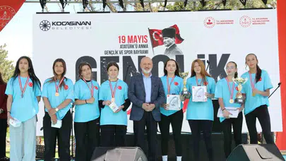 Kocasinan’da Gençlik Rüzgarı: Şölen Coşkusu Konserle Zirveye Taşındı