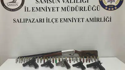 Samsun'da şafak operasyonu: Bir evin odaları cephaneliğe dönüştürülmüş