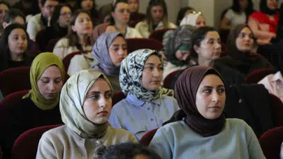 Geleceğin mimarı öğretmenler Cizre'de buluştu: Gençleri risklerden korumak için seferberlik