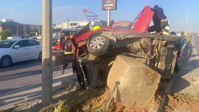 Bandırma’da korku dolu anlar: Kontrolden çıkan otomobil hurdaya döndü