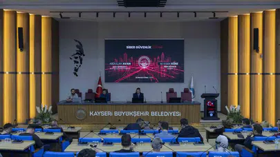 Dijital dünyada savunma hattı güçlendi: Kayseri Büyükşehir’den personele kritik siber güvenlik eğitimi