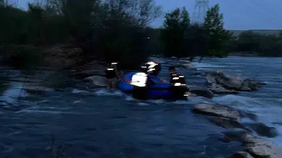 Piknik keyfi kabusa dönüyordu: Dicle Nehri'nde mahsur kalan genci AFAD ekipleri son anda kurtardı
