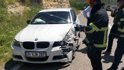 Mardin’de can pazarı: İki araç hurdaya döndü, 5 kişi hastanelik oldu