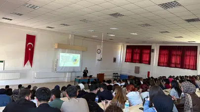 Gençlerin geleceğine rehberlik: Hisarcık MYO’da kapsamlı farkındalık eğitimi