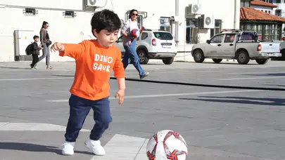 Kula’da bayram ateşi yakıldı: Gençlik haftası renkli görüntülerle start aldı
