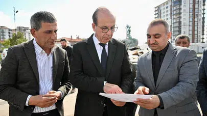 Yeşilyurt’ta riskli yapılar tek tek yıkılıyor: Başkan Geçit dönüşüm sahasında incelemelerde bulundu