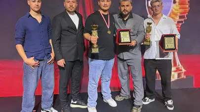 Akhisar'ın ustaları dünya devleriyle aynı sahnede: Antalya'da jüri koltuğuna oturdular