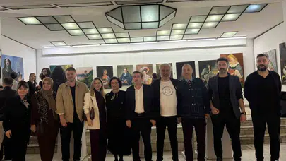 Fırçadan dijitale uzanan yolculuk: Zeki Mürenli öğrencilerden teknolojik sergi