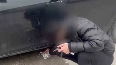 İzmaritleri yola savurmuştu: Zabıtadan sürücüye "temizlik" dersi