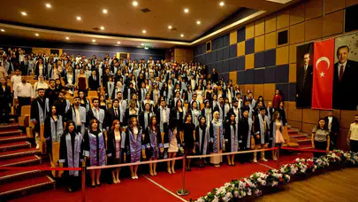 Geleceğin iletişimcileri sahadan mezun oldu: ADÜ’de gurur dolu gün