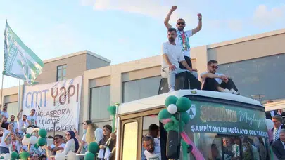 Muğla’da şampiyonluk ateşi: Yeşil-beyazlılar 1. Lig coşkusunu sokaklara taşıdı